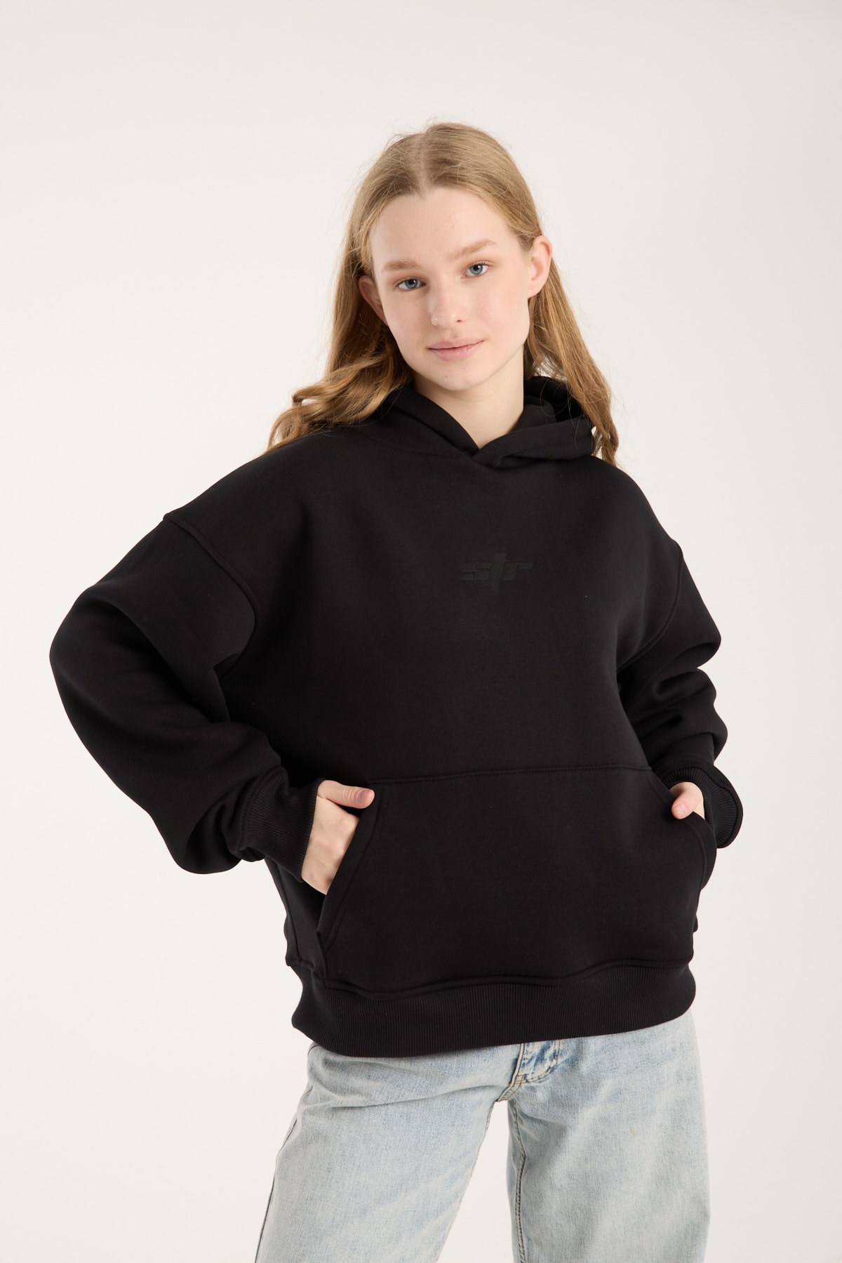 Siyah Nakışlı Oversized Hoodie