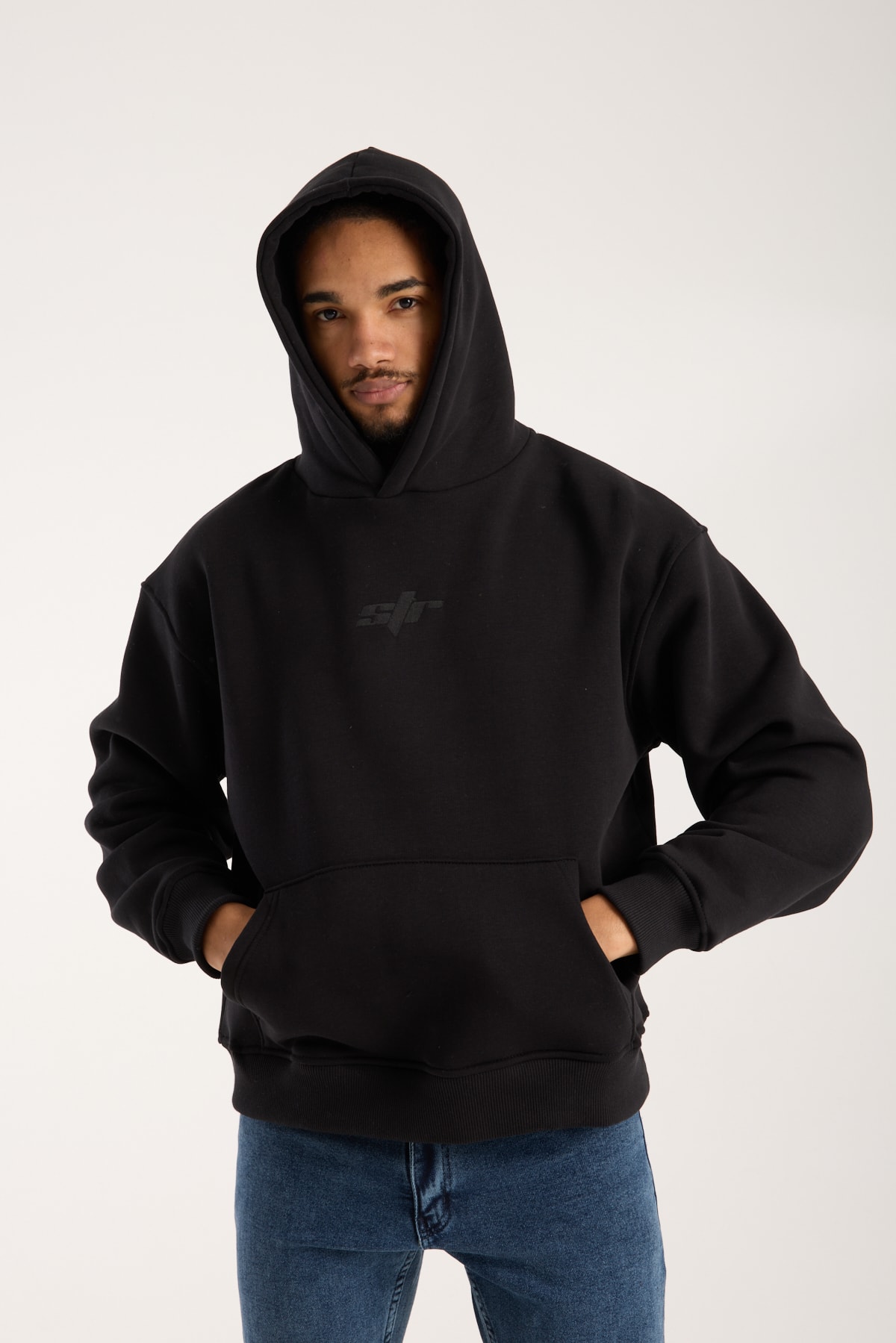 Siyah Nakışlı Oversized Hoodie