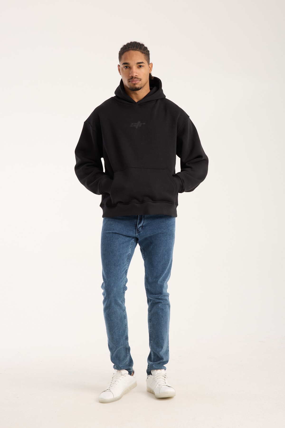 Siyah Nakışlı Oversized Hoodie