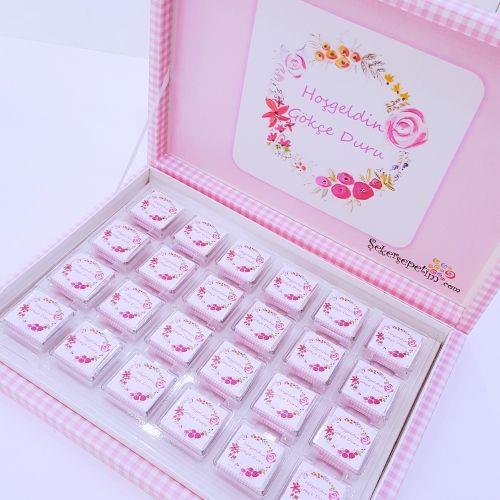 İSİMLİ KIZ BEBEK ÇİKOLATASI 48 ADET KUTULU MADLEN EC04