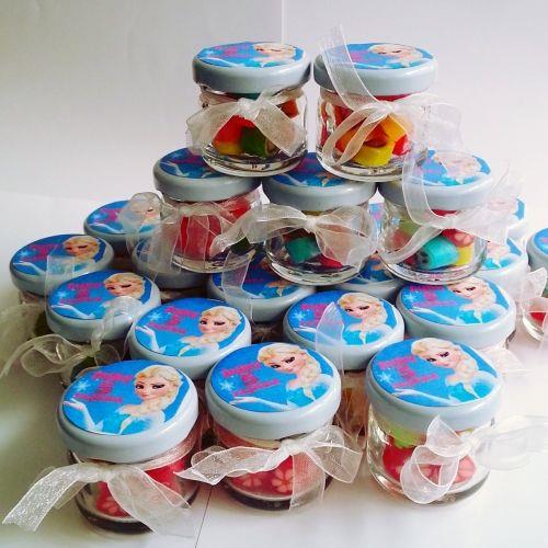 24 ADET MASAL KAHRAMANI ETİKETLİ KURDELELİ KAVANOZLU LOLLY ŞEKER 37