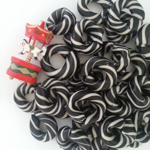 SİYAH BEYAZ HALKA ŞEKERİ 250 gr