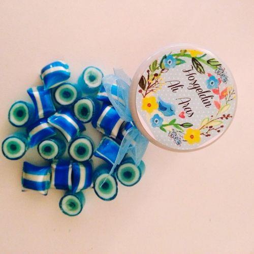 50 ADET MAVİ ETİKETLİ KURDELELİ KAVANOZ MAVİ AKİDE ve NAZAR LOLLY ŞEKER 20