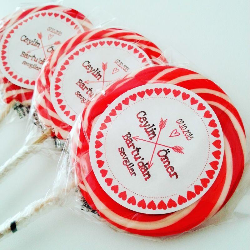 24 ADET ETİKETLİ KIRMIZI BEYAZ LOLİPOP ŞEKER L13