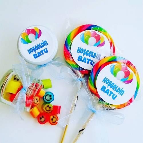 24 ADET ETİKETLİ KAVANOZLU LOLLY VE 24 ADET ETİKETLİ KURDELELİ LOLİPOP BEBEK ŞEKERİ 153