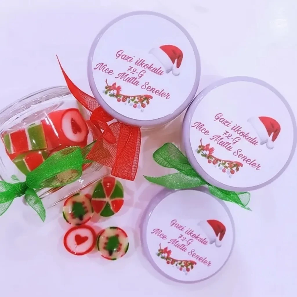 100 ADET ETİKETLİ KURDELELİ KAVANOZLU LOLLY YENi YIL ŞEKERİ YY51