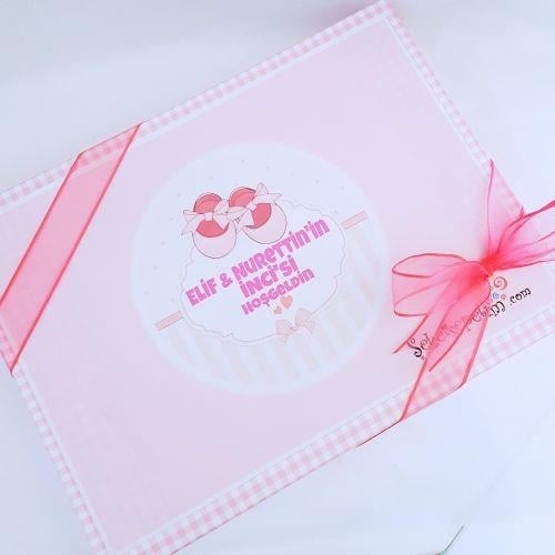 İSİMLİ KIZ BEBEK ÇİKOLATASI 48 ADET KUTULU MADLEN EC04