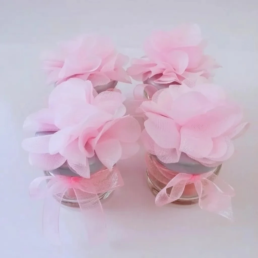 50 ADET PEMBE KURDELELİ ÇİÇEKLİ KAVANOZLU BADEM DRAJE 76