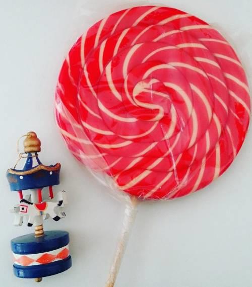1 ADET SOSYETE LOLİPOP KIRMIZI BEYAZ 500 GR