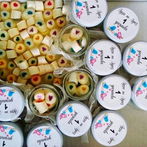 24 ADET ETİKETLİ KURDELELİ KAVANOZ KARIŞIK KALP LOLLY ŞEKER 28