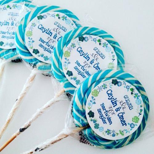 24 ADET ETİKETLİ MAVİ BEYAZ SOSYETE LOLİPOP ŞEKER L17