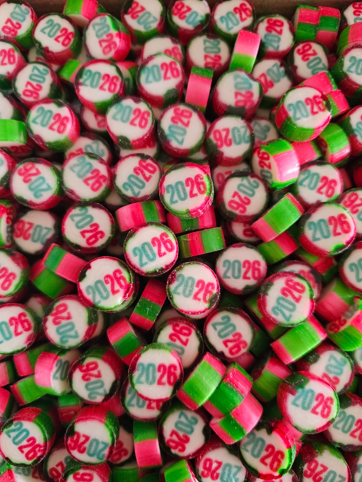 YENİ YIL "2026 " YAZILI TROPİK MEYVELİ LOLLY ŞEKER  250 GR