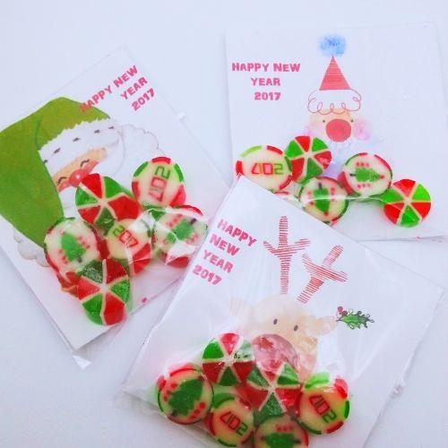 24 ADET ETİKETLİ 5'li YENI YIL LOLLY  ŞEKER YY43