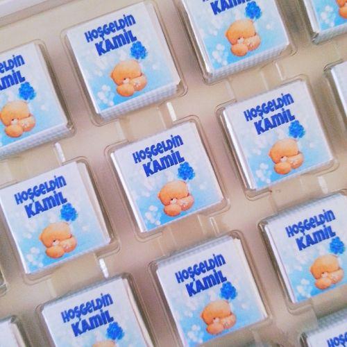 İSİMLİ ERKEK BEBEK ÇİKOLATASI 48 ADET KUTULU MADLEN EC05
