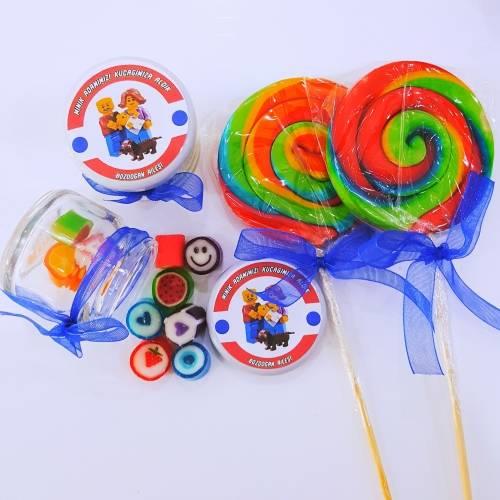 24 Adet Kurdeleli Kavanoz Lolly Şeker + 24 Adet Etiketli Lolipop Bebek Şekeri 180
