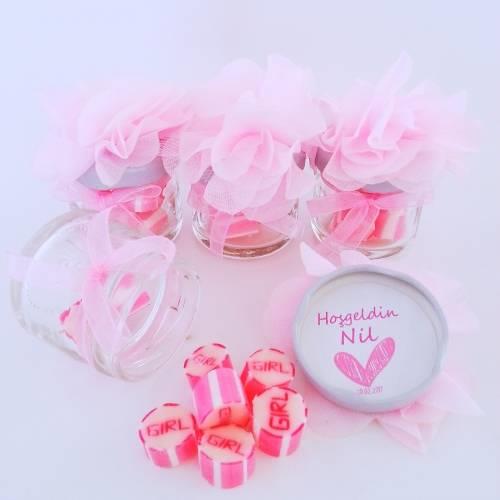 50 ADET PEMBE KURDELELİ ÇİÇEKLİ KAVANOZLU GİRL LOLLY ŞEKER 160
