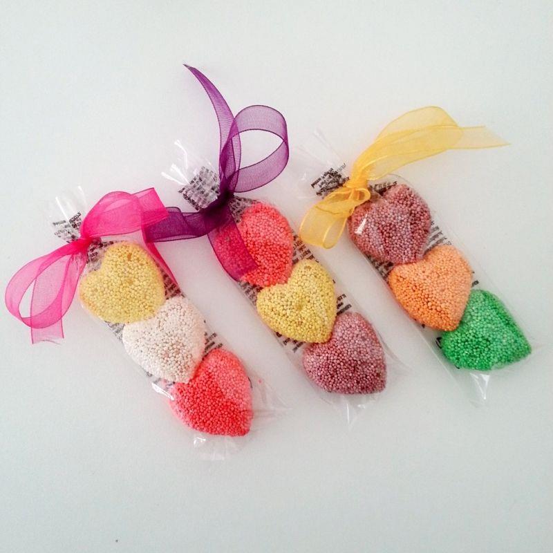 24 ADET KURDELELİ GÖKKUŞAĞI 3'LÜ KALP JÖLE LOKUM TROPİK MEYVE AROMALI