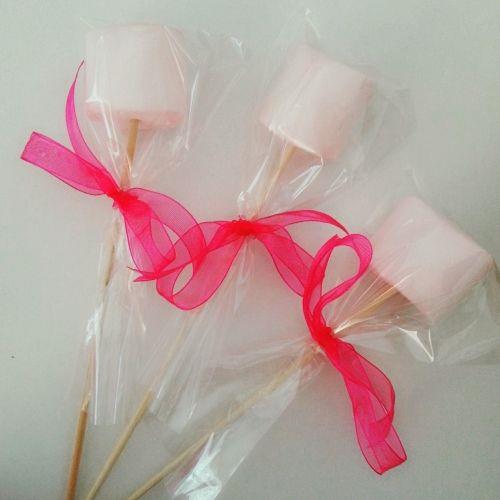 24 Adet ETİKETLİ KURDELELİ LOLİPOP ŞEKER VE ÇUBUKLU MARSHMALLOW L33