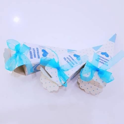 24 ADET KURDELELİ ETİKETLİ KÜLAHLI ERKEK BEBEK MEVLÜT ŞEKERİ 35 gr M11