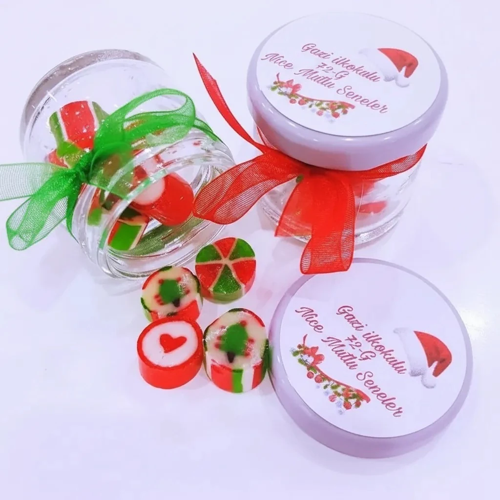 12 ADET ETİKETLİ KURDELELİ KAVANOZLU LOLLY YENi YIL ŞEKERİ YY50