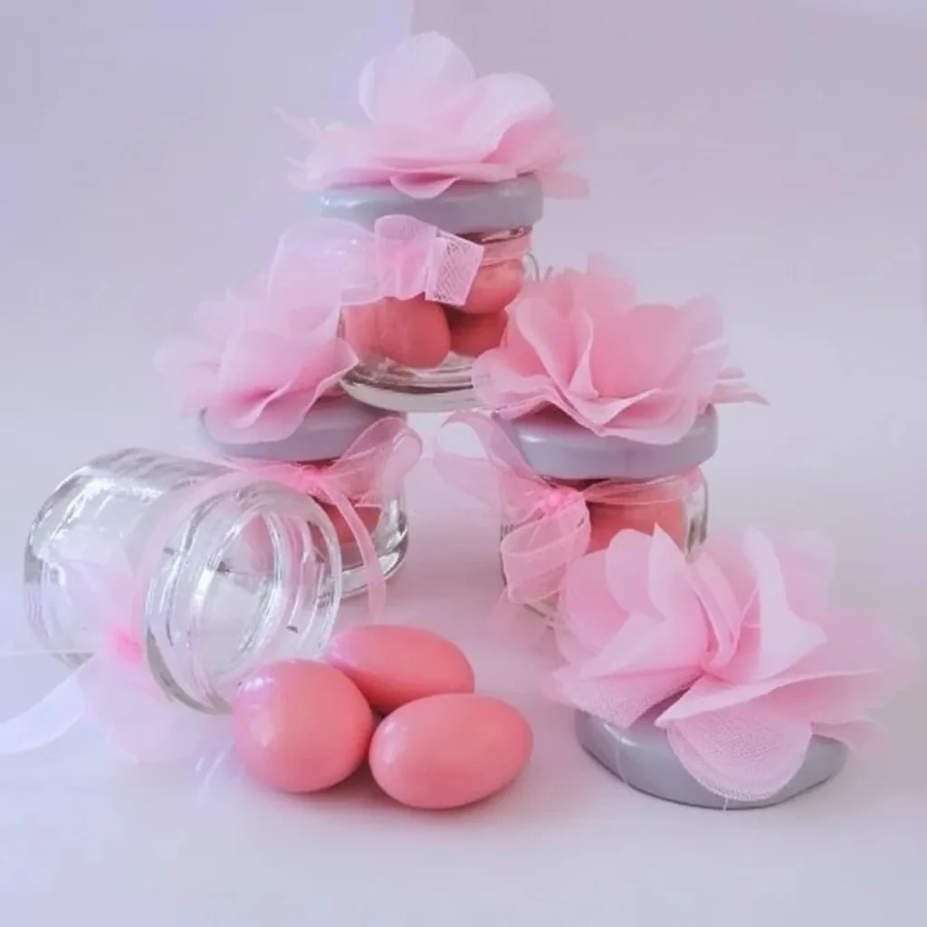 50 ADET PEMBE KURDELELİ ÇİÇEKLİ KAVANOZLU BADEM DRAJE 76