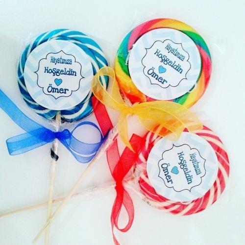 24 ADET ETİKETLİ KURDELELİ LOLİPOP BEBEK ŞEKERİ L20