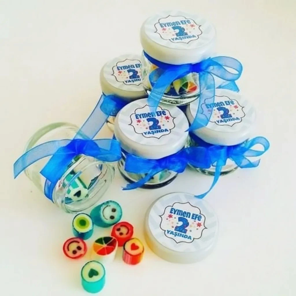 50 ADET ETİKETLİ MAVİ KURDELELİ KAVANOZLU KARIŞIK LOLLY ŞEKER 158