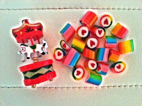 GÖKKUŞAĞI KALP LOLLY TROPİK MEYVE AROMALI 250 GR