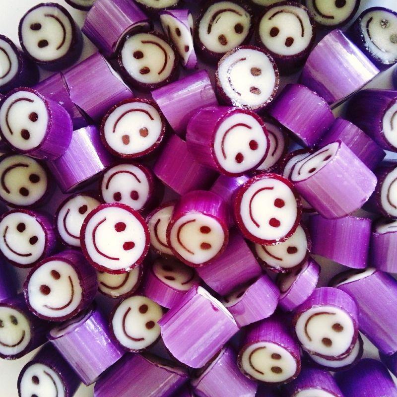MOR GÜLEN YÜZ LOLLY ŞEKER BÖĞÜRTLEN AROMALI 250 GR
