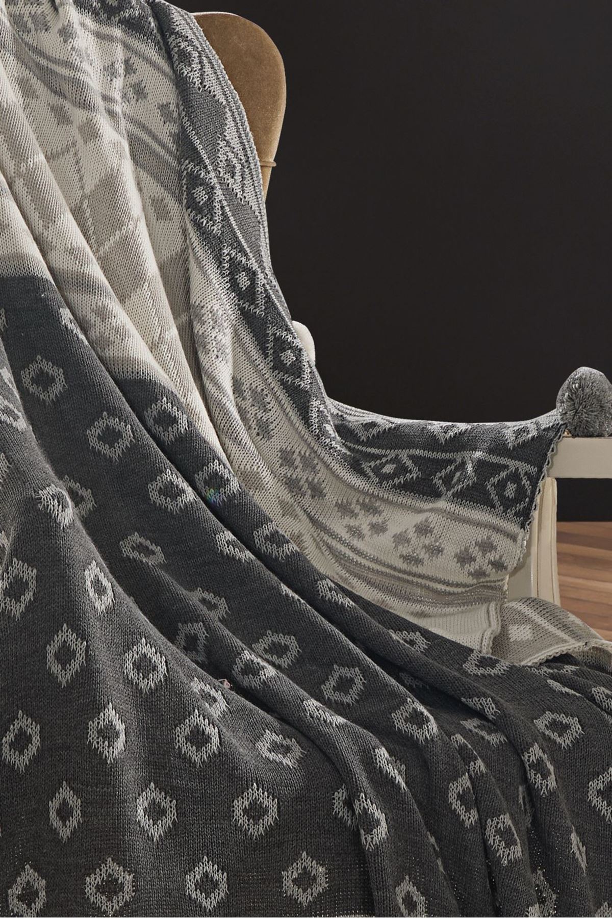 Geyikli  Triko Örgülü Geyikli Tv Battaniyesi 130 X 170 Cm