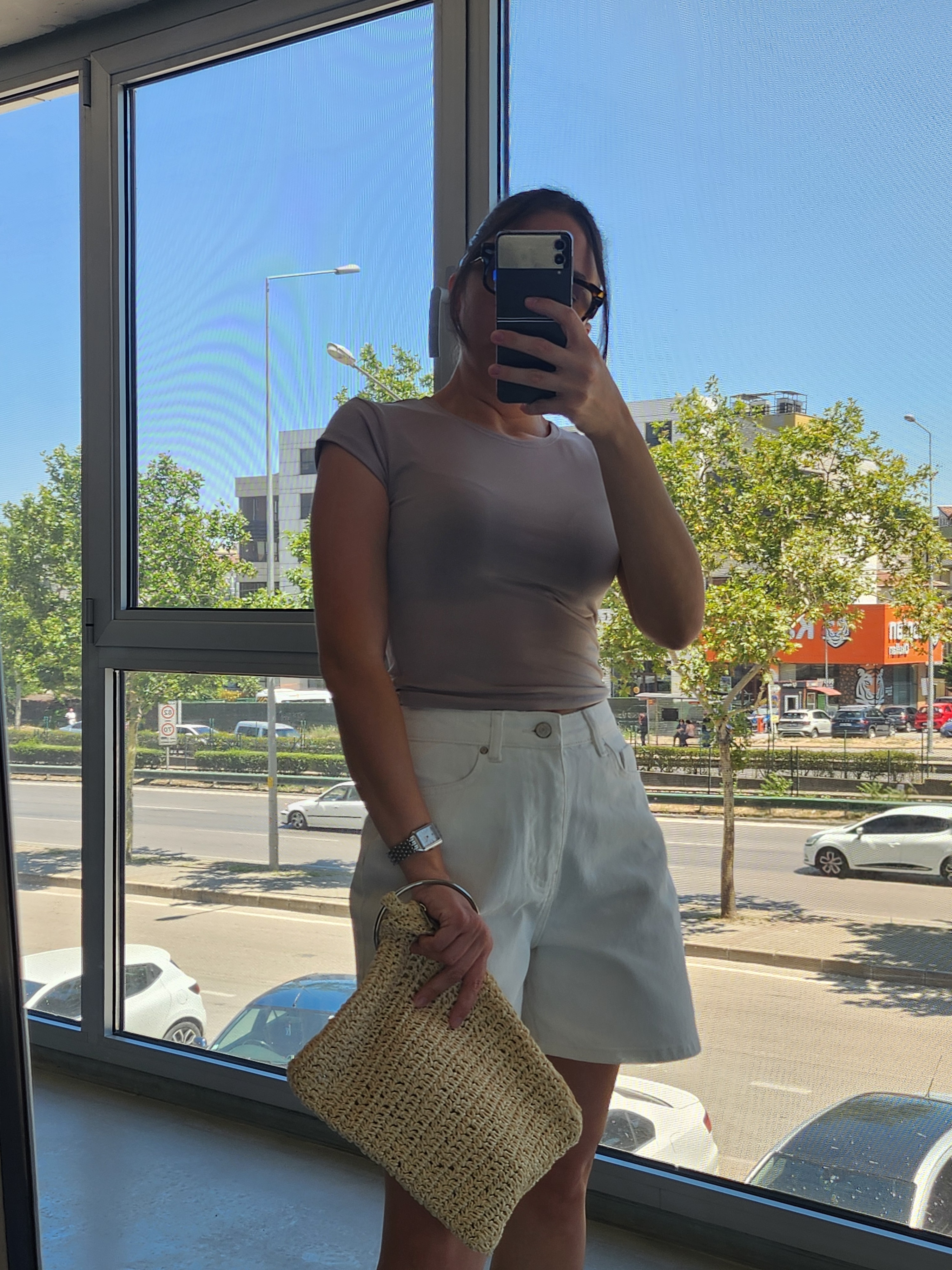 KAHVE YARIM KOLLU CROP TİŞÖRT