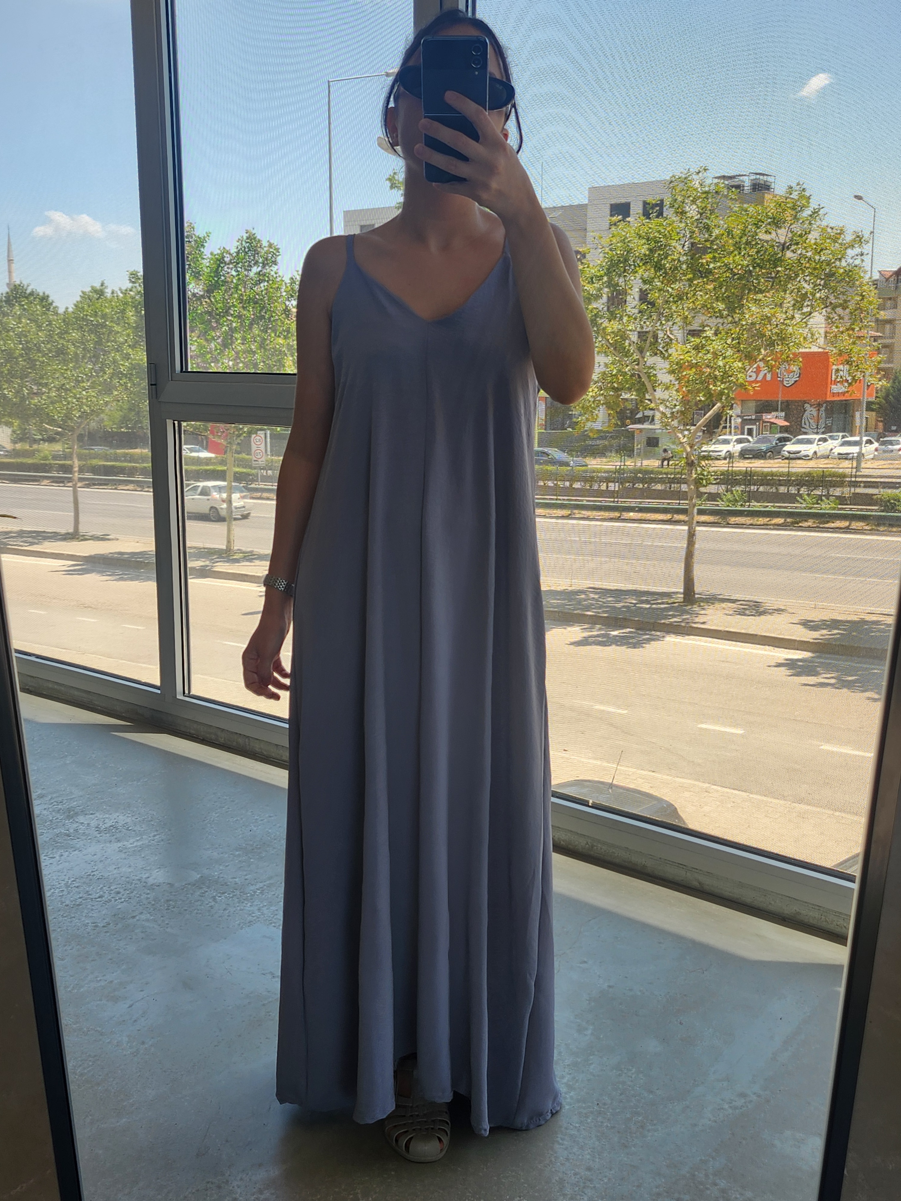 GRİ İP ASKILI UZUN ELBİSE