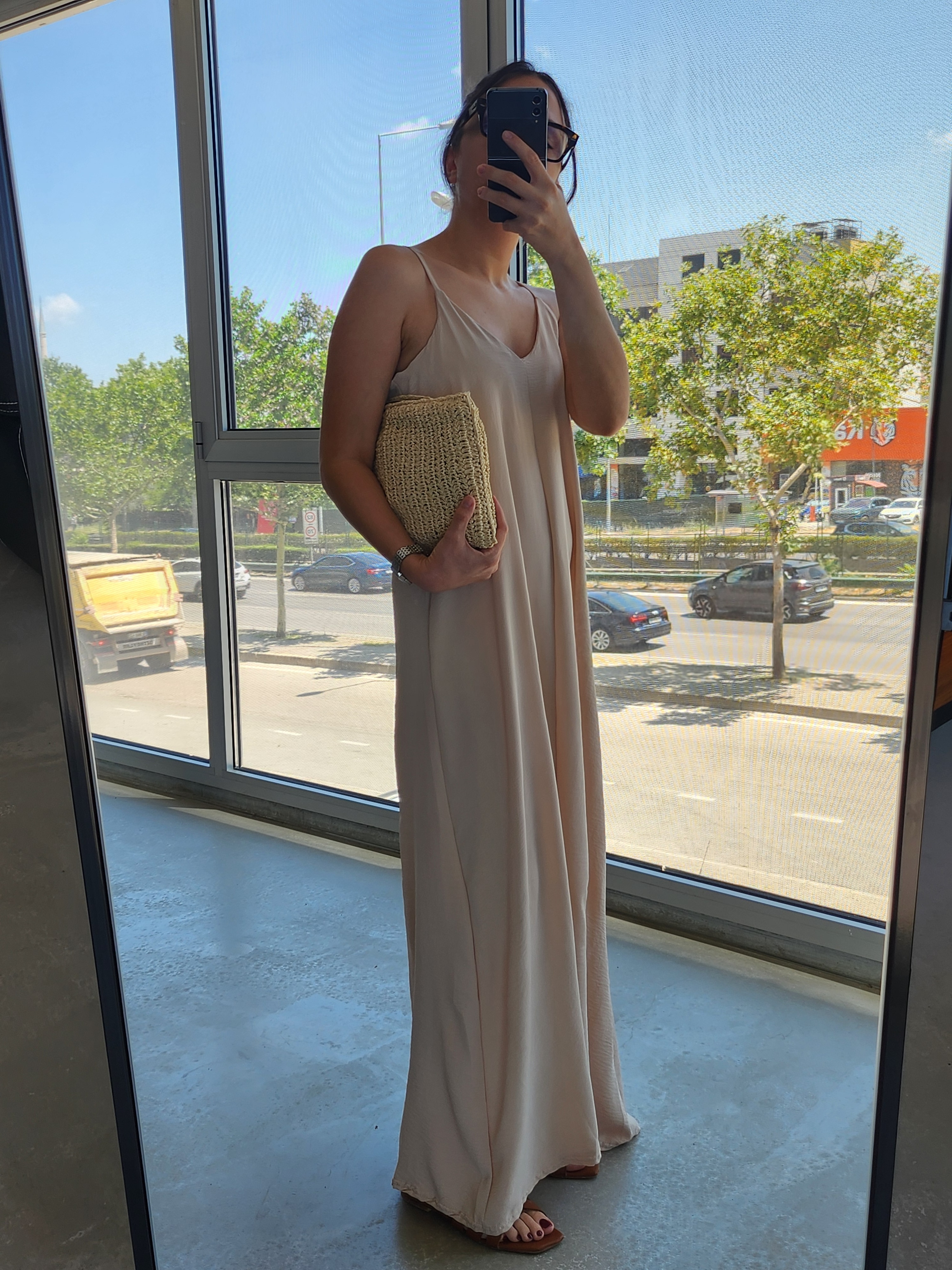 KREM RENGİ İP ASKILI UZUN ELBİSE