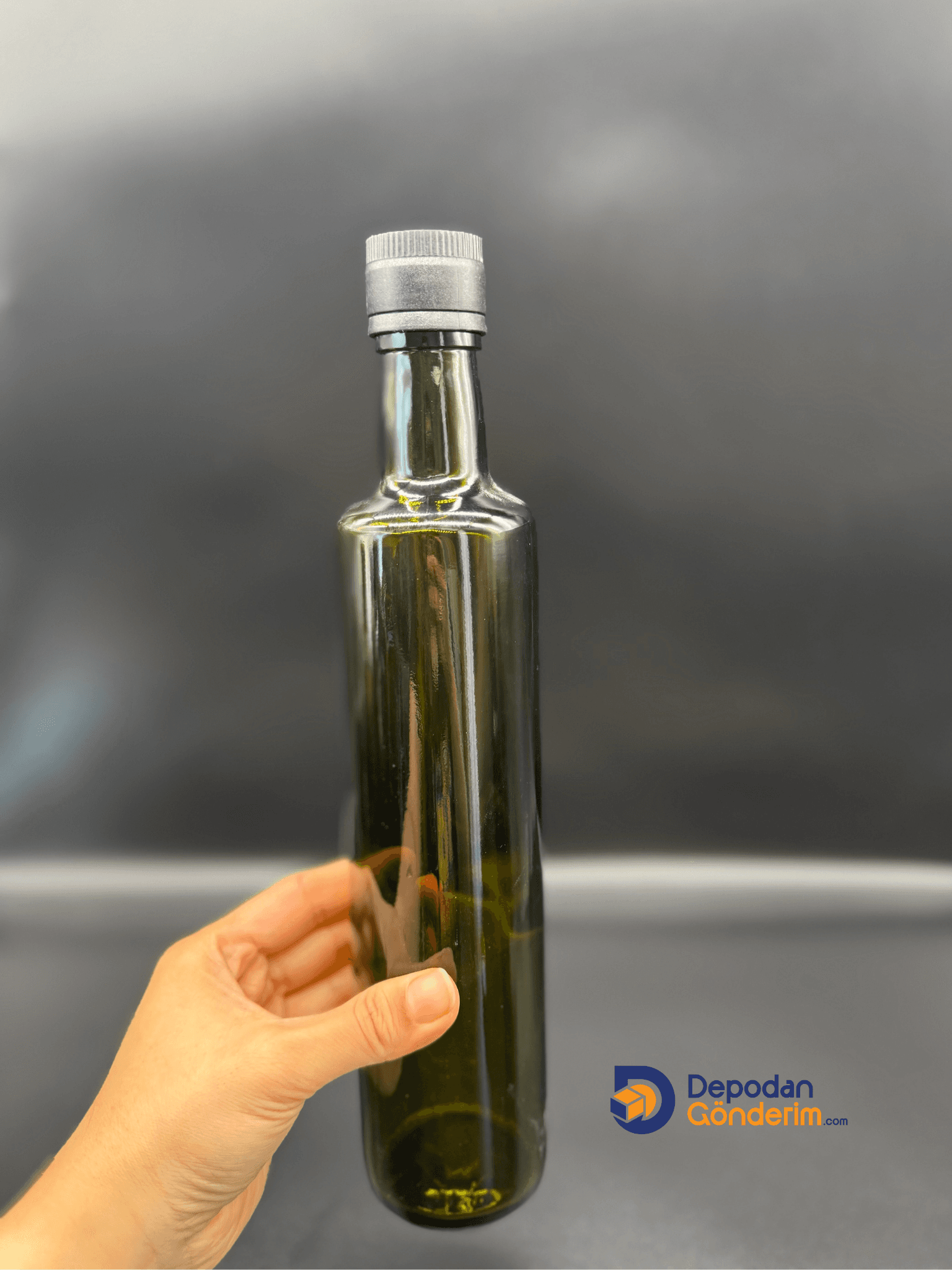 DP162 500cc Yeşil Dorika Şişe (Siyah Kilitli Akıtıcılı Kapak) 