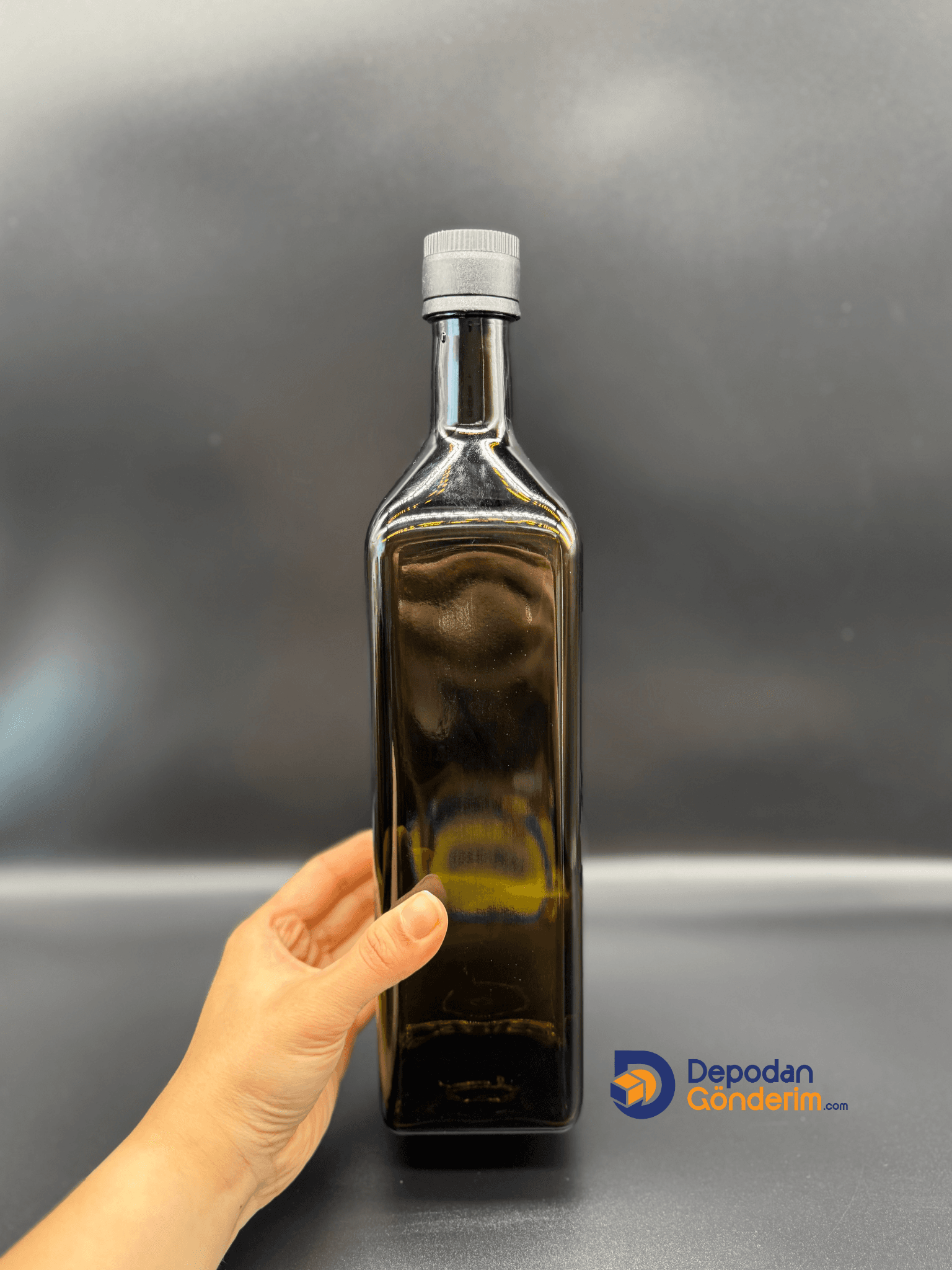 DP166 1000cc Yeşil Maraska Şişe (Siyah Kilitli Akıtıcılı Kapak) 