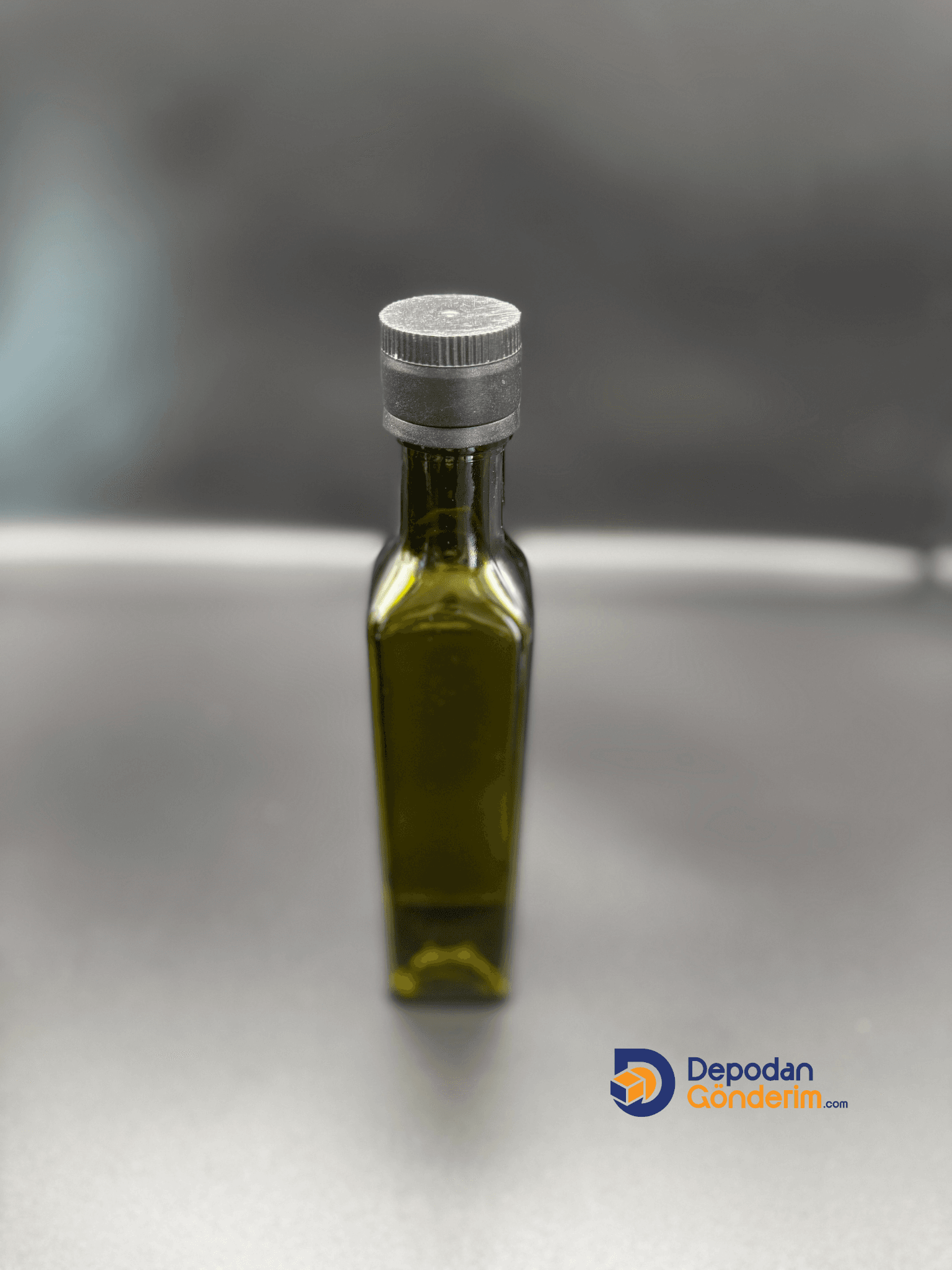 DP173 250cc Yeşil Maraska Şişe (Siyah Kilitli Akıtıcılı Kapak) 