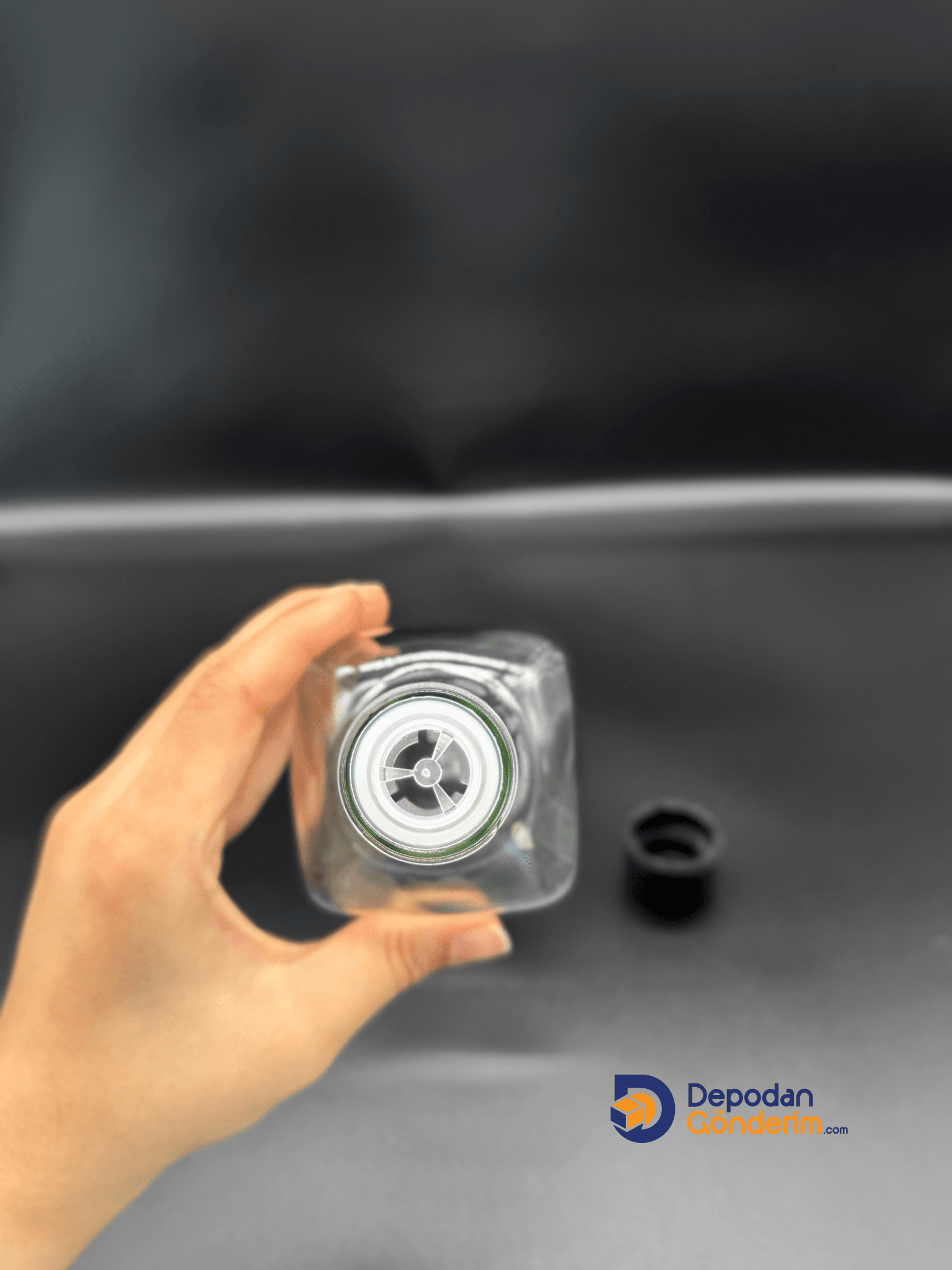 DP183 750cc Şeffaf Maraska Şişe (Siyah Akıtıcılı Kapak) 