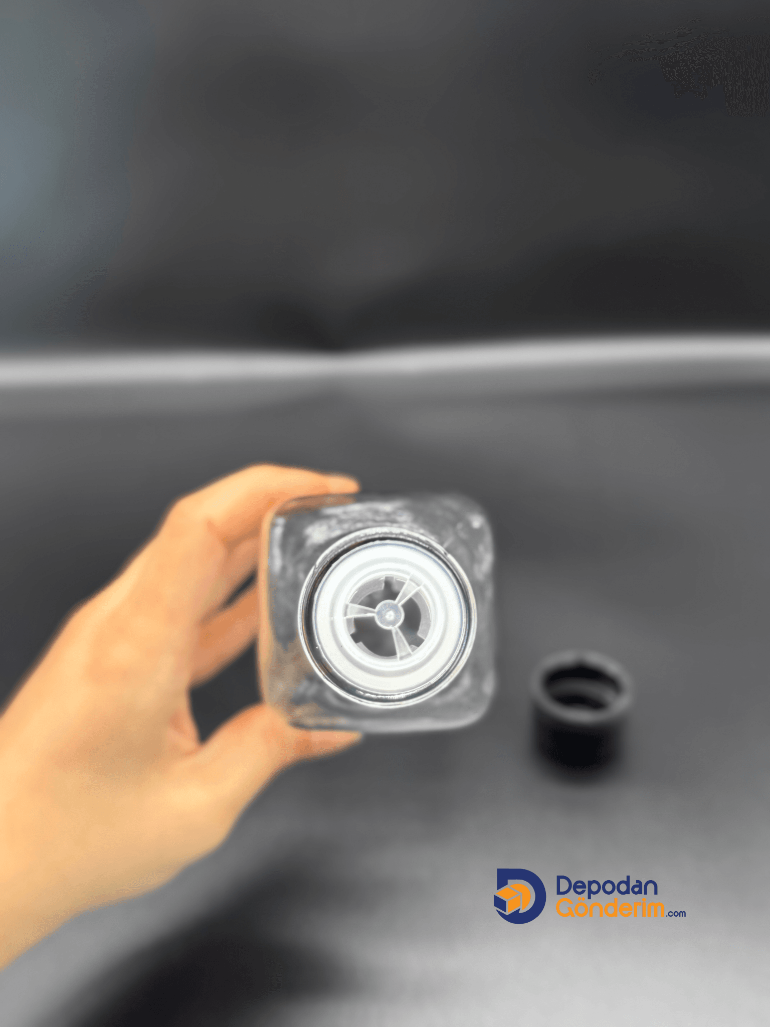 DP184 500cc Şeffaf Maraska Şişe (Siyah Akıtıcılı Kapak) 