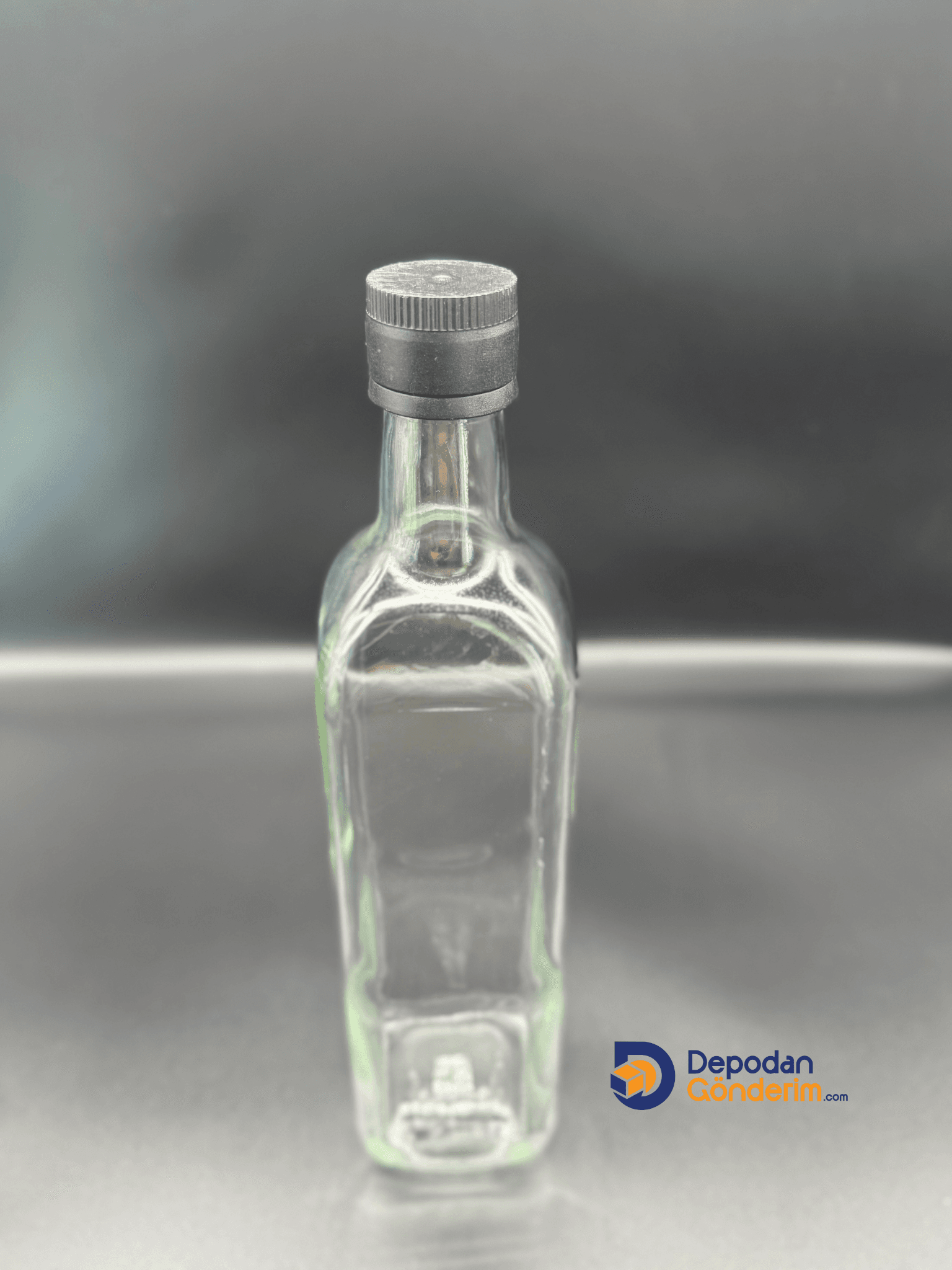 DP183 750cc Şeffaf Maraska Şişe (Siyah Akıtıcılı Kapak) 
