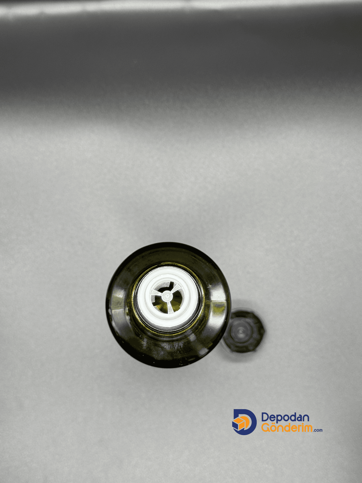 DP162 500cc Yeşil Dorika Şişe (Siyah Kilitli Akıtıcılı Kapak) 