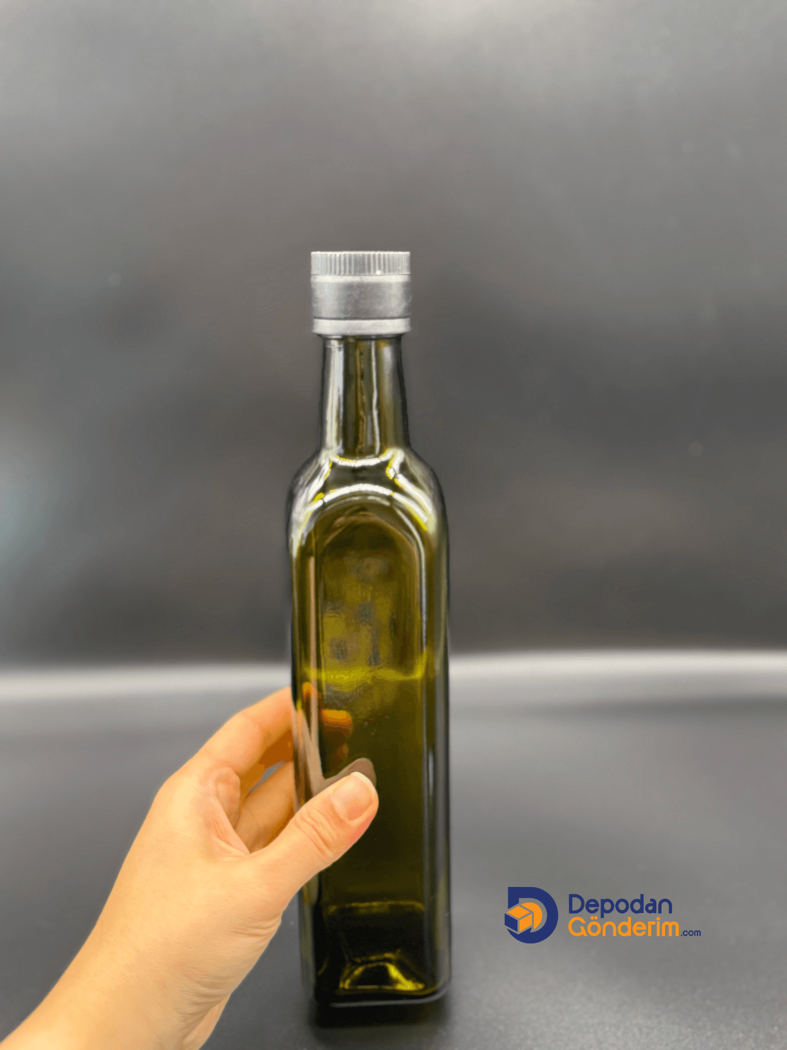 DP171 500cc Yeşil Maraska Şişe (Siyah Kilitli Akıtıcılı Kapak) 