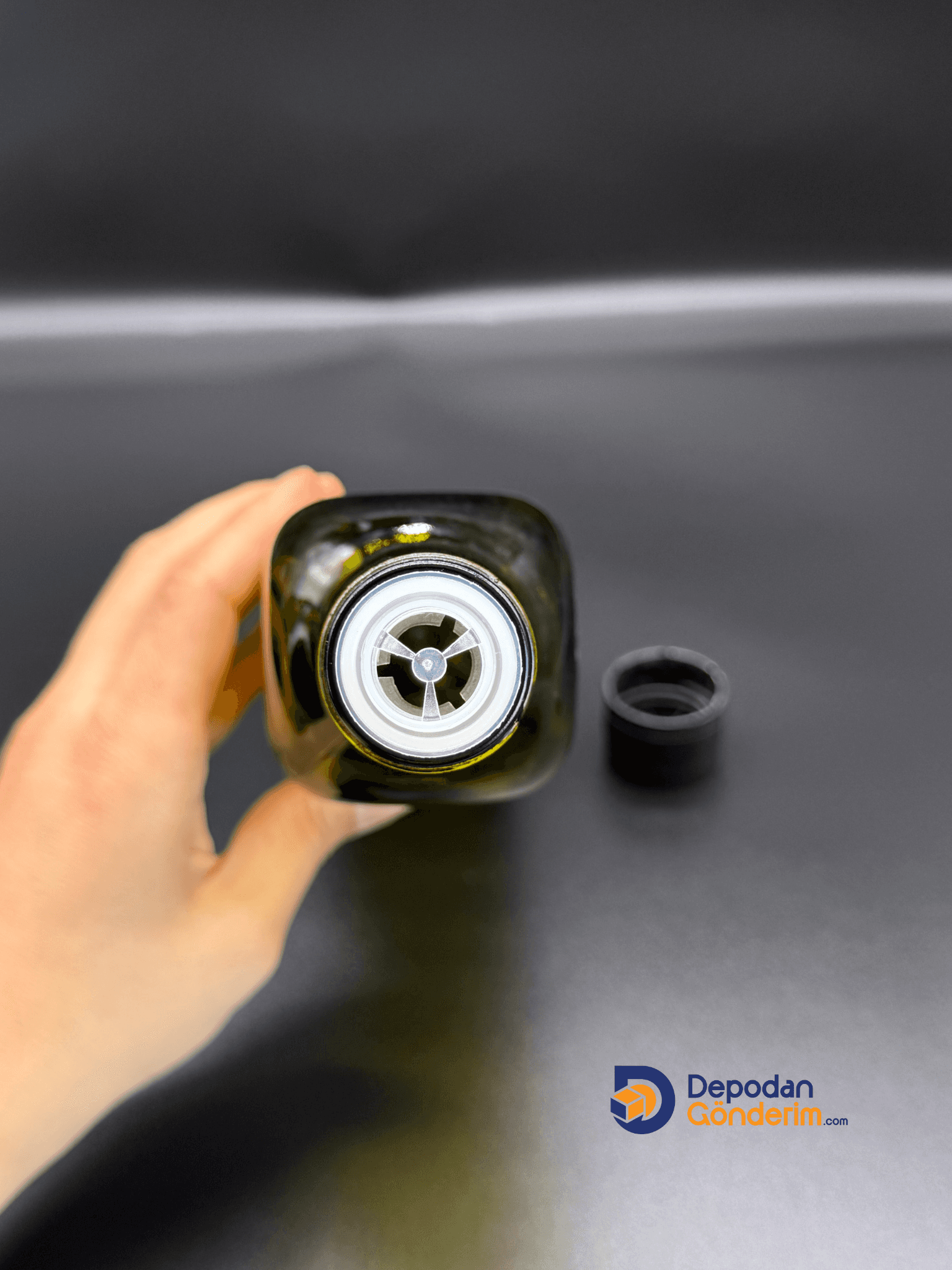 DP171 500cc Yeşil Maraska Şişe (Siyah Kilitli Akıtıcılı Kapak) 