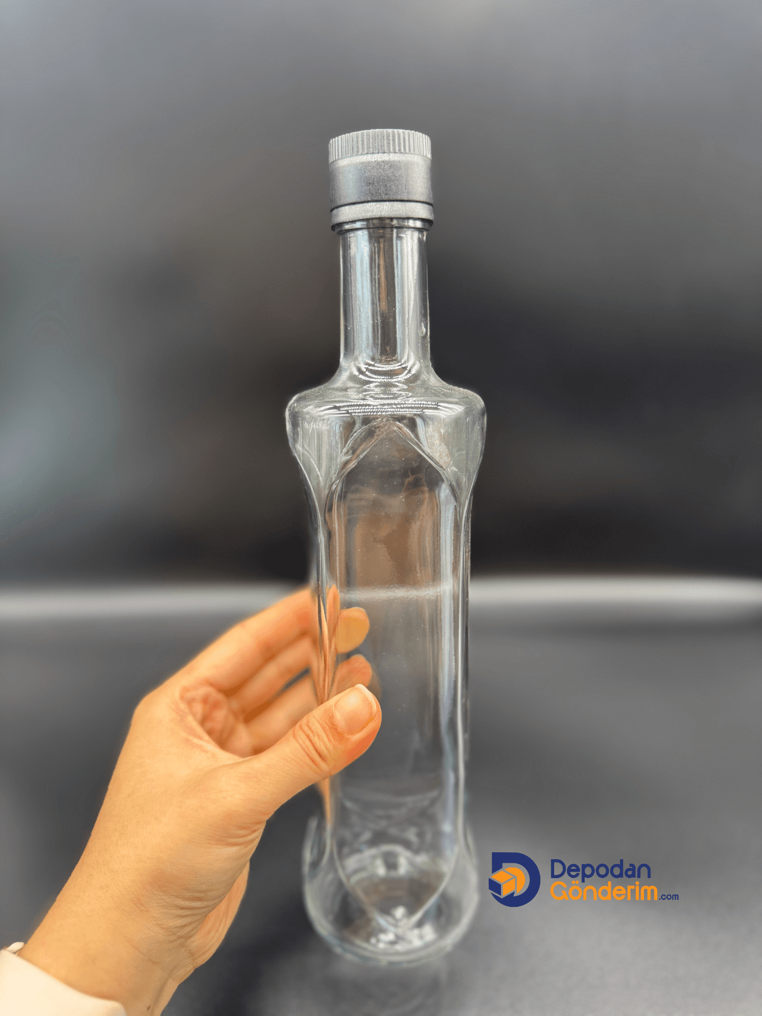 DP175 500cc Şeffaf Vezir Şişe (Siyah Kilitli Akıtmalı Kapak) 