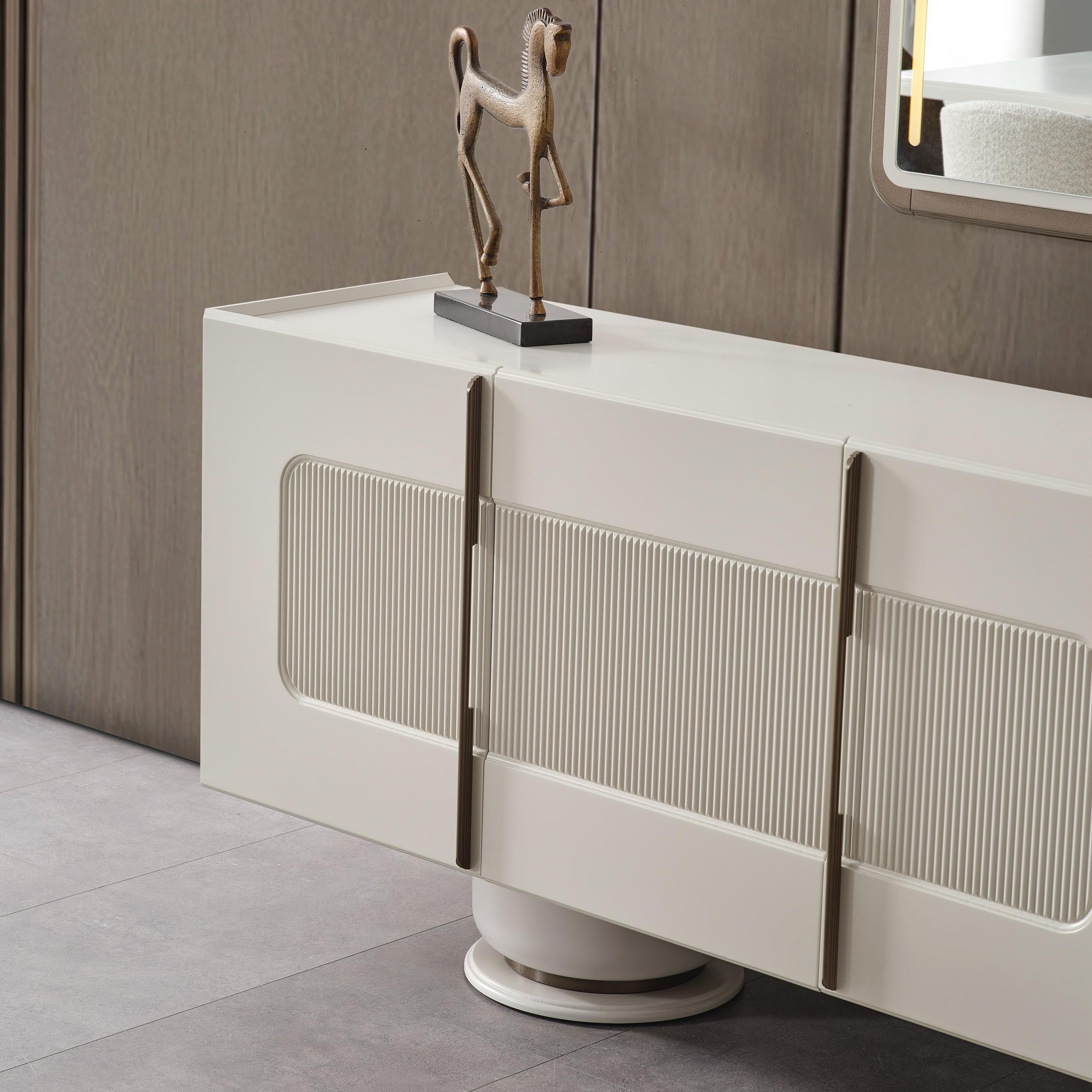Cenova Console + Ayna