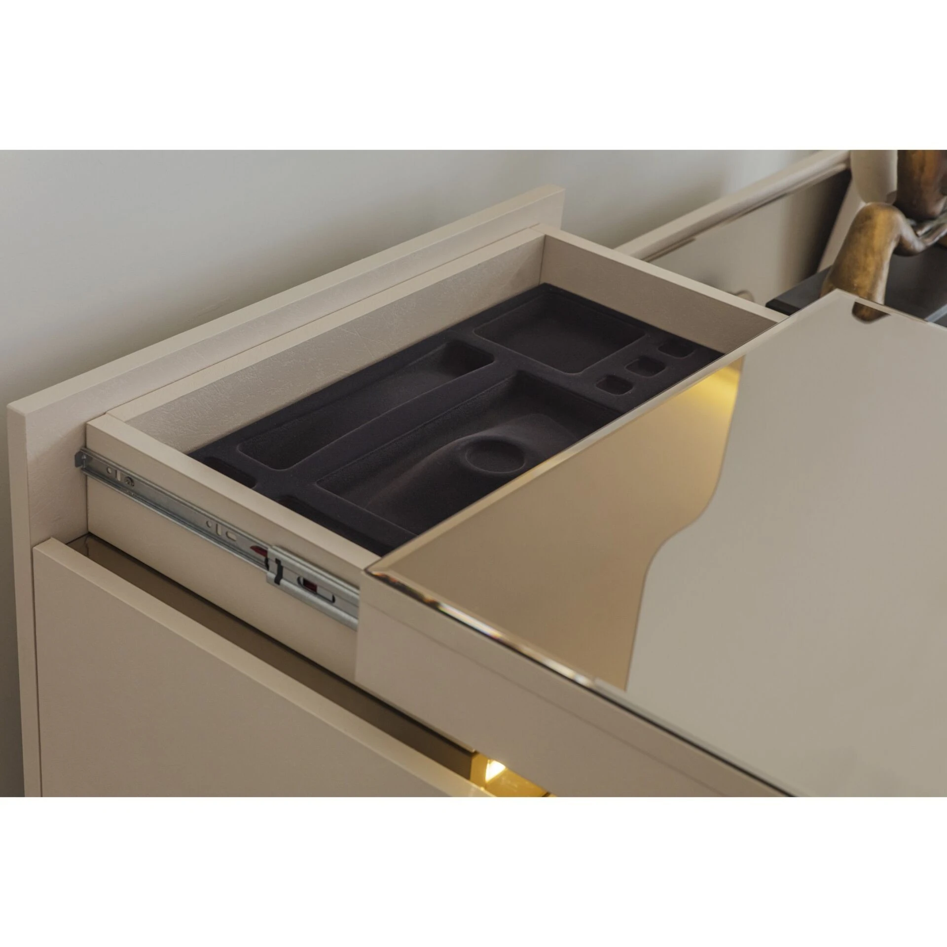 Luna Vol2 Dresser + Ayna