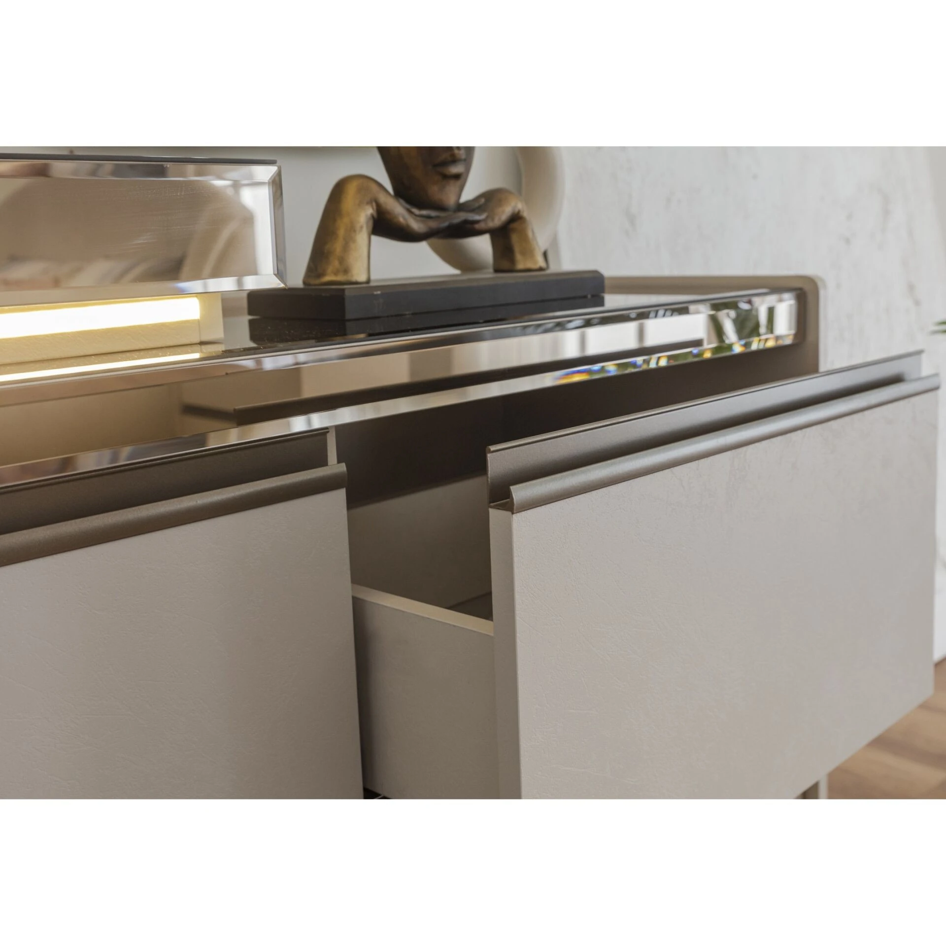 Luna Vol2 Dresser + Ayna