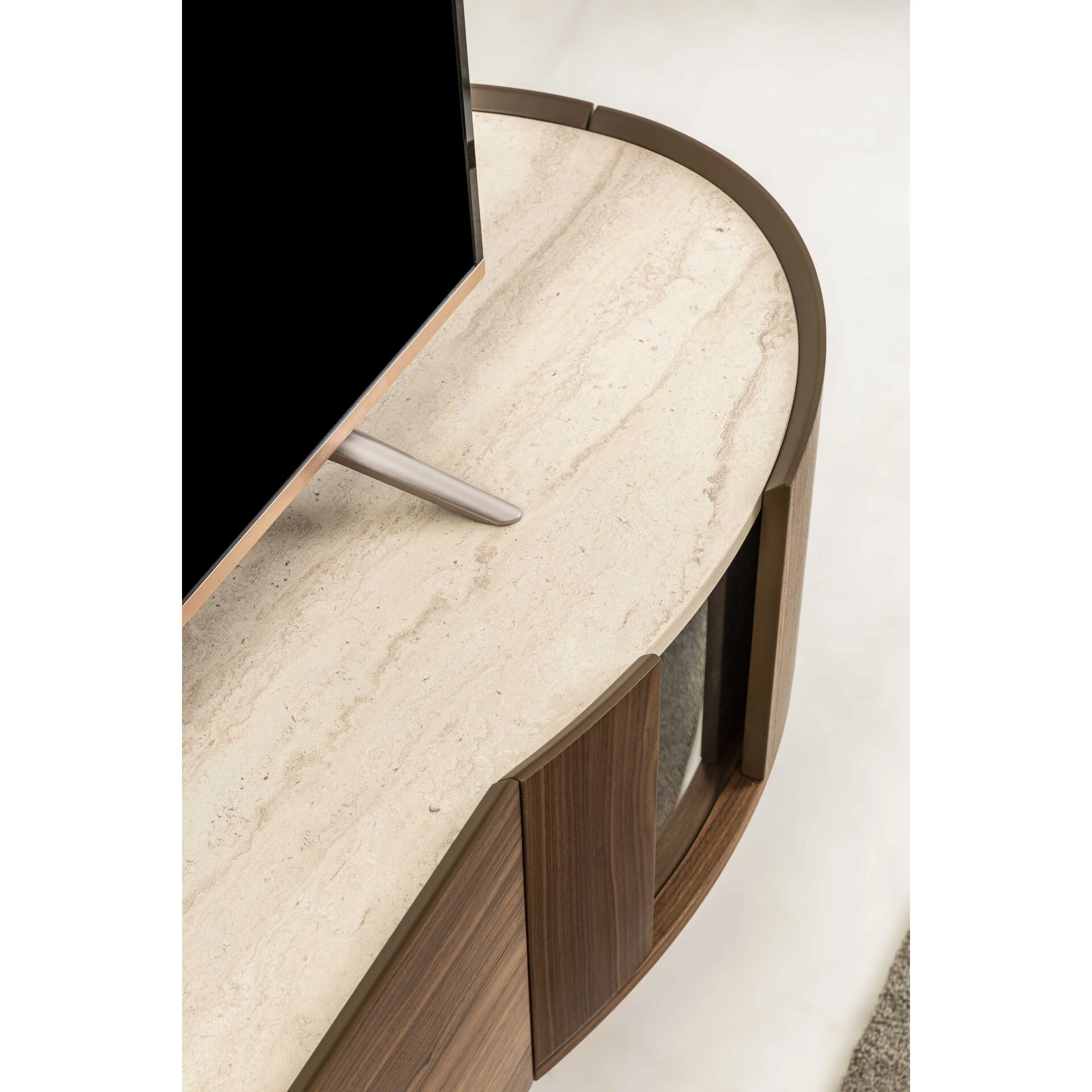 Otto Plus televizor vahidi