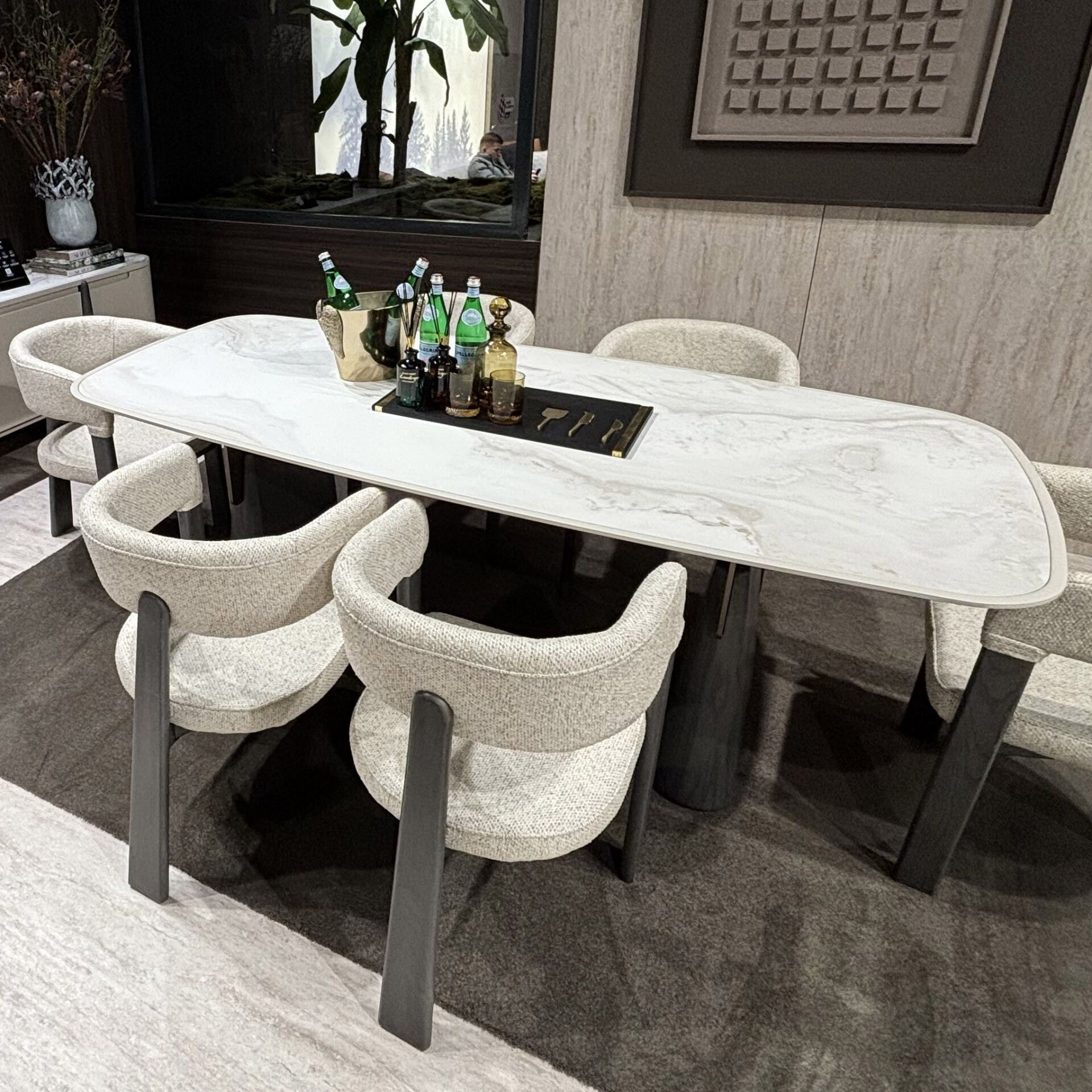 Hermes Yemek Masası