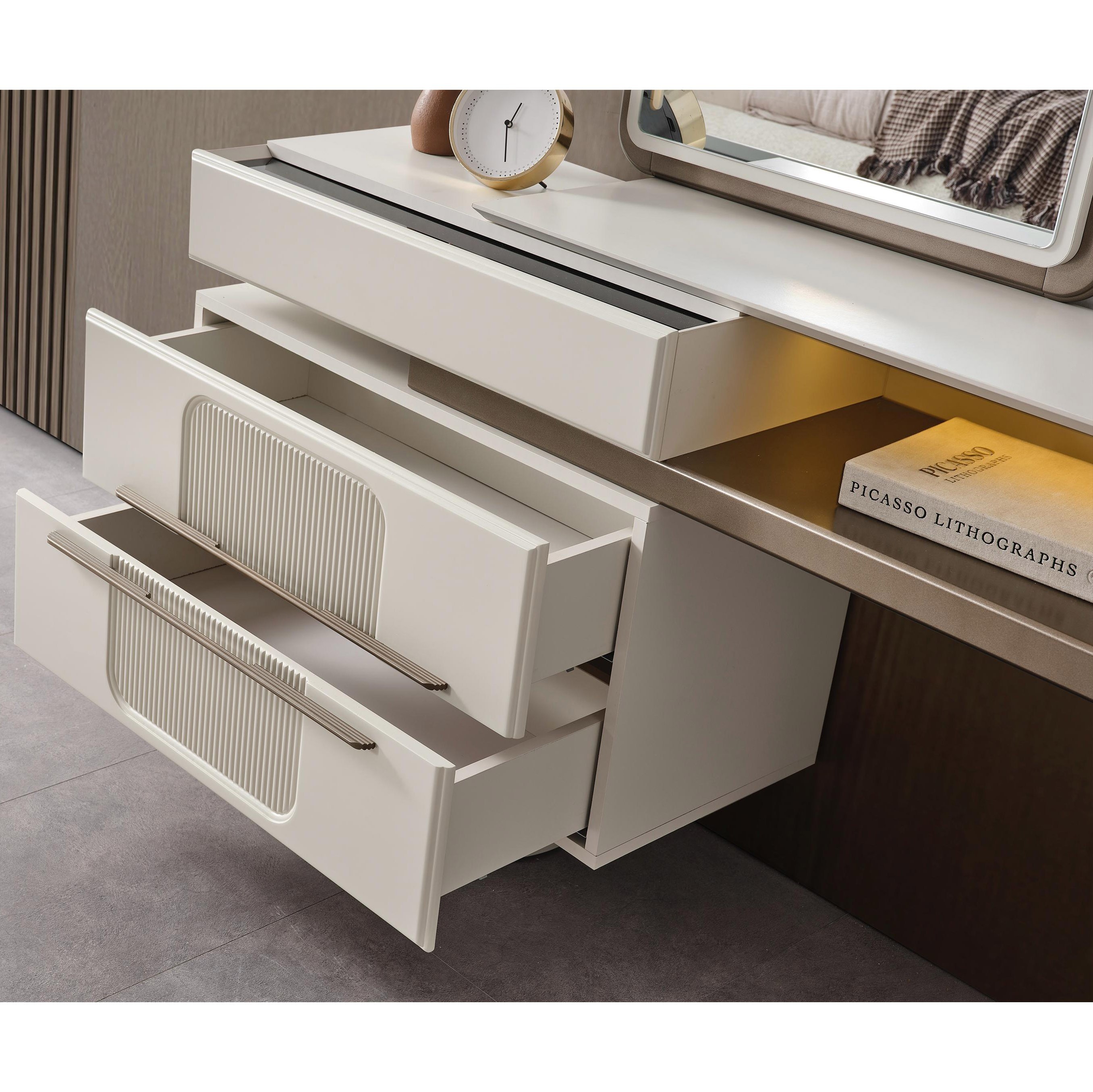 Cenova Dresser + Ayna