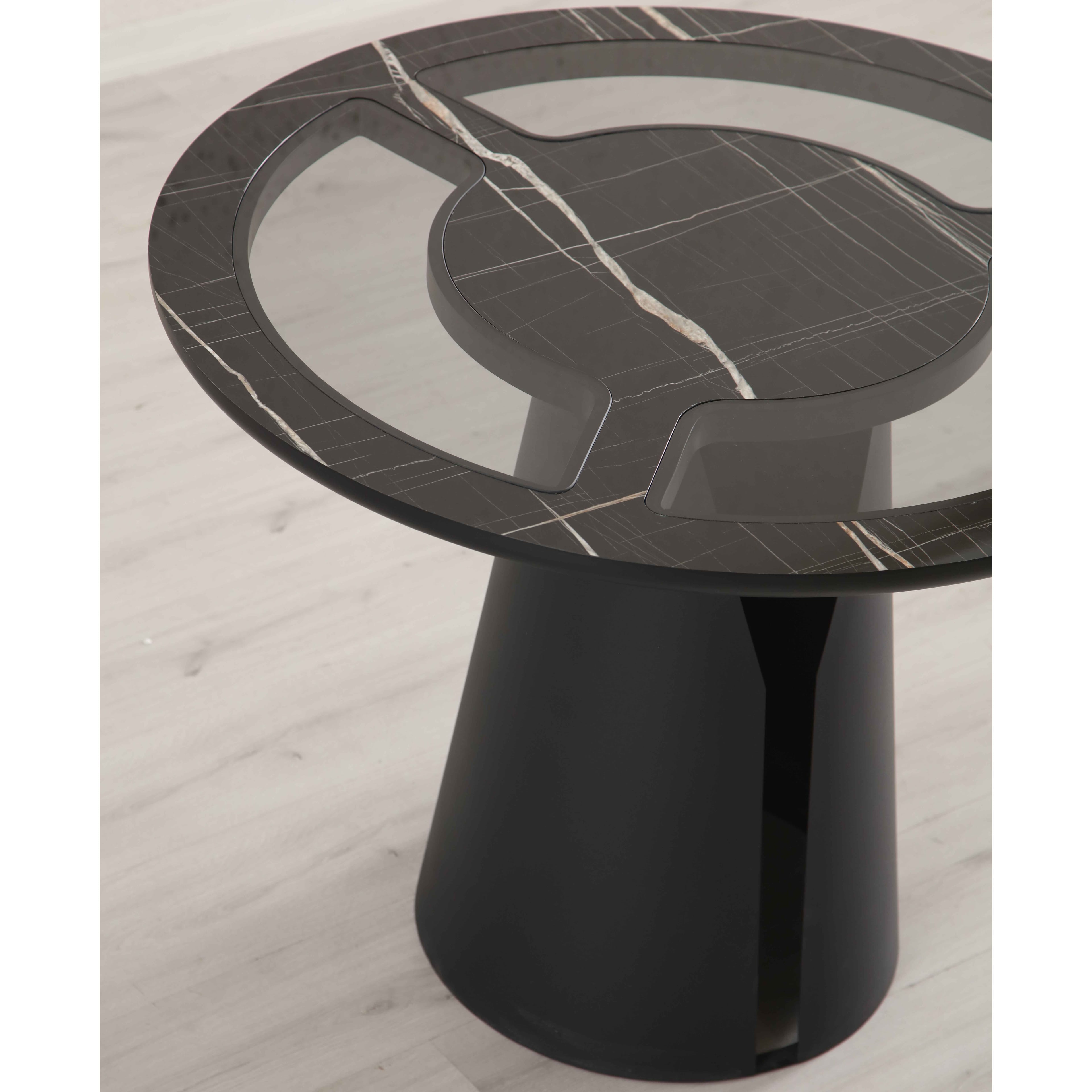 Star Round Table